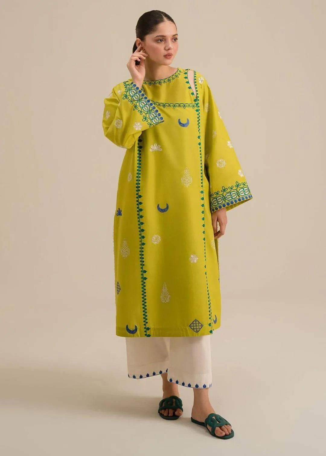 2 Pcs Women's Unstitched Embroidered Suit